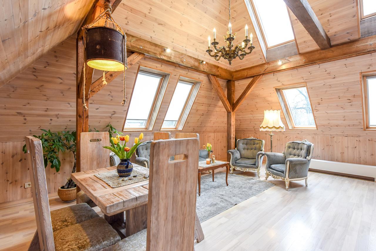 Kubu 4-Rooms Apartment クライペダ エクステリア 写真