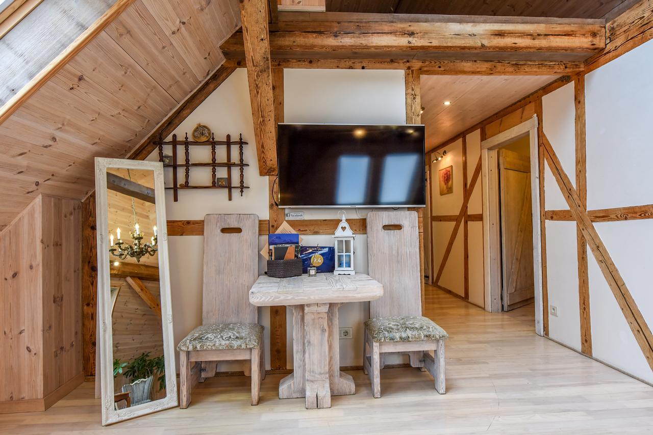 Kubu 4-Rooms Apartment クライペダ エクステリア 写真