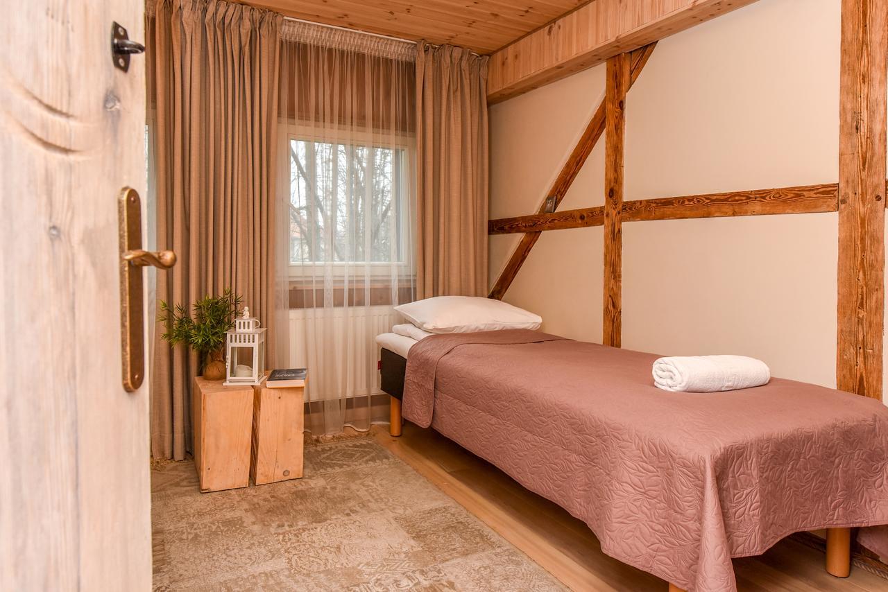 Kubu 4-Rooms Apartment クライペダ エクステリア 写真
